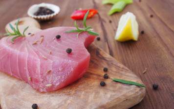 Pan-fried heart of tuna