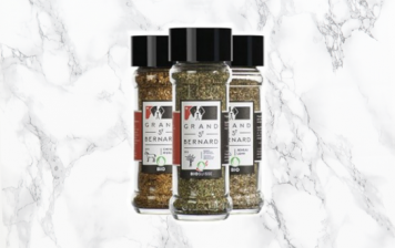 Organic aromatic herbs "the...